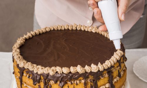 Como rechear o bolo sem vazar nas laterais